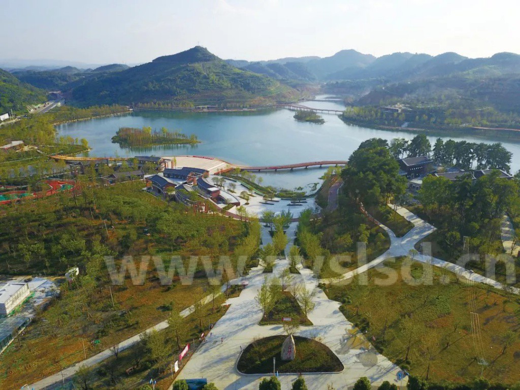 遵义市新蒲新区白鹭湖生态堤工程